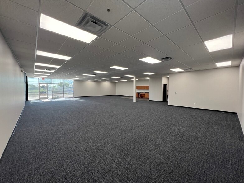 1401 E Lookout Dr, Richardson, TX for lease - Interior Photo - Image 3 of 4