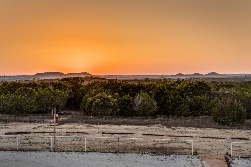 3199 County 2730 Rd, Glen Rose, TX for sale - Building Photo - Image 3 of 36