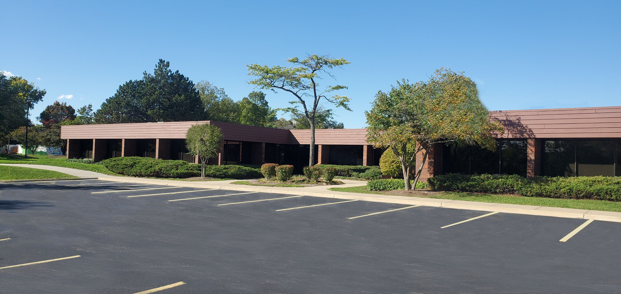 479 Business Center Dr, Mount Prospect, IL for lease Building Photo- Image 1 of 4