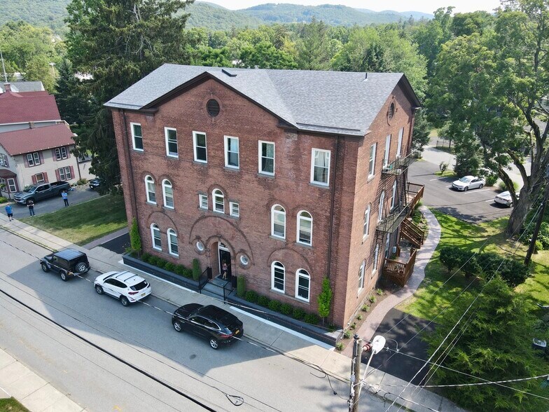 21 Idlewild Ave, Cornwall On Hudson, NY 12520