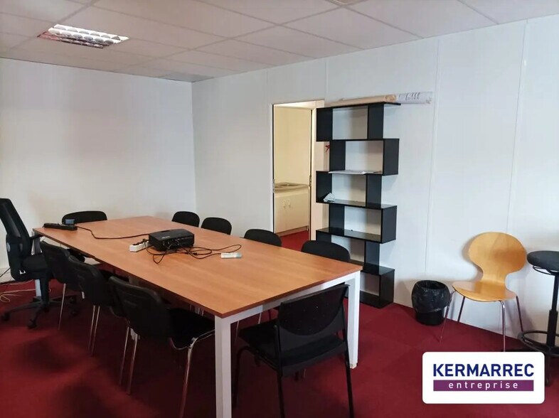Office in Basse-Goulaine for lease - Building Photo - Image 1 of 9