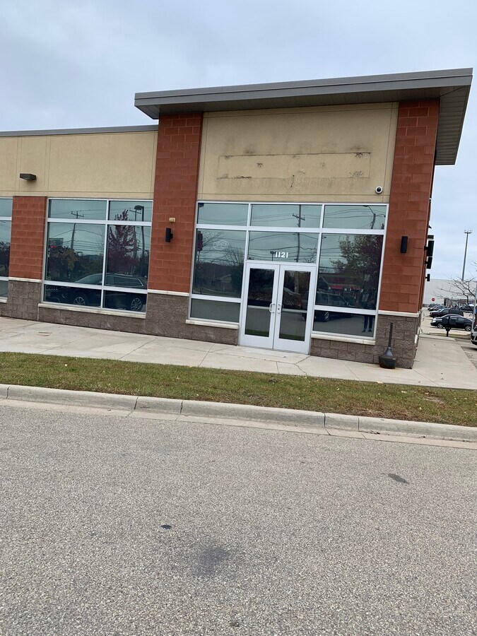 1121 W Winneconne Ave, Neenah, WI 54956 Retail for Lease