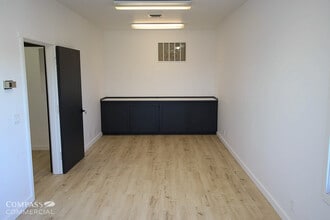141 W Main Ave, Sisters, OR for lease Building Photo- Image 1 of 2