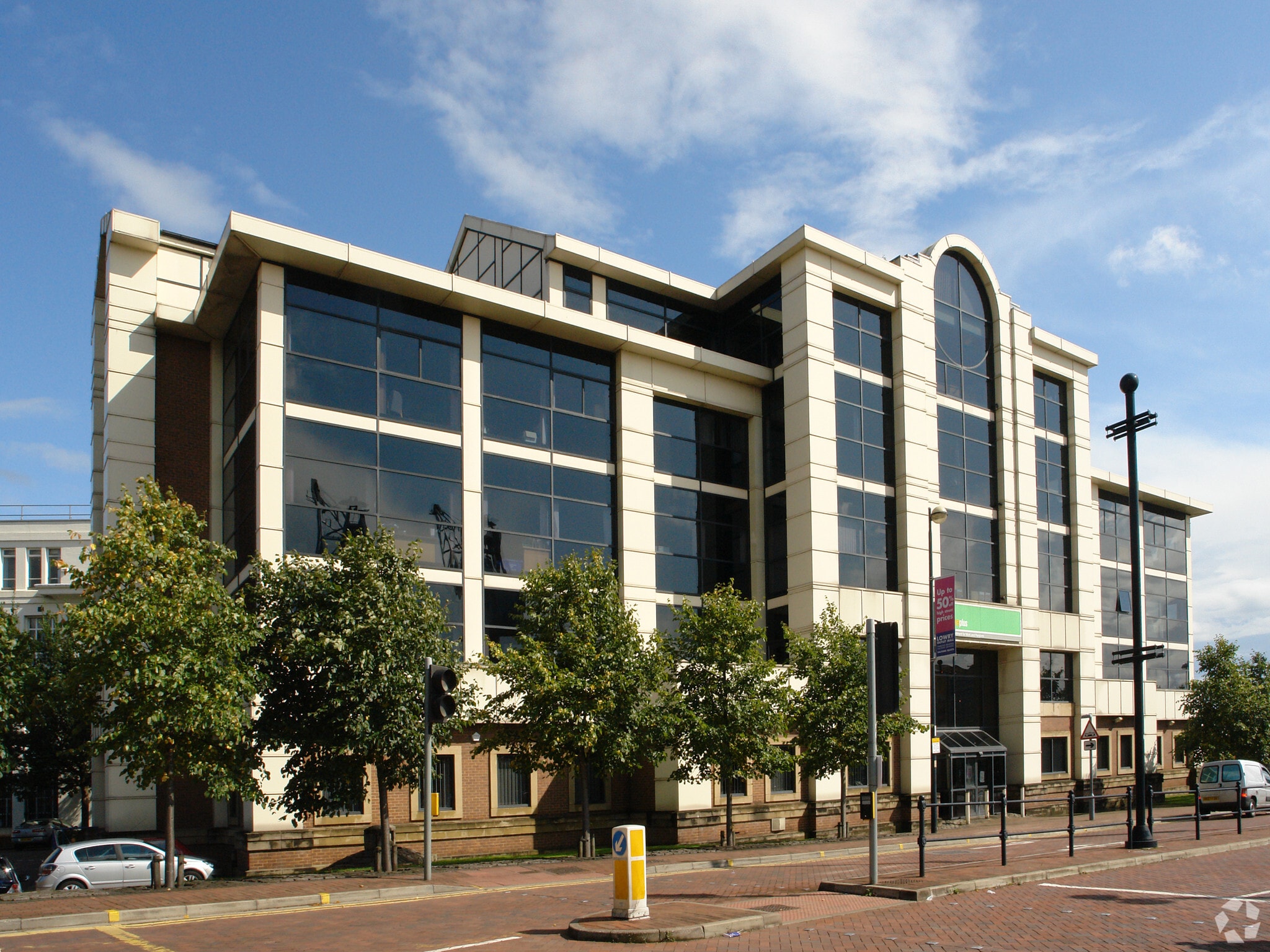 2 Furness Quay, Salford for sale Primary Photo- Image 1 of 1