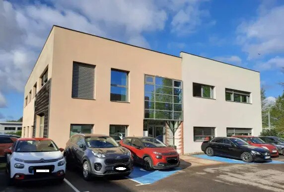 Office in Bourg-en-Bresse for lease Building Photo- Image 1 of 9