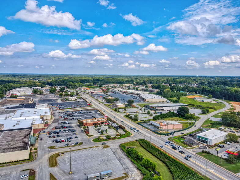 452 Bypass 72 NW, Greenwood, SC for sale - Building Photo - Image 3 of 8