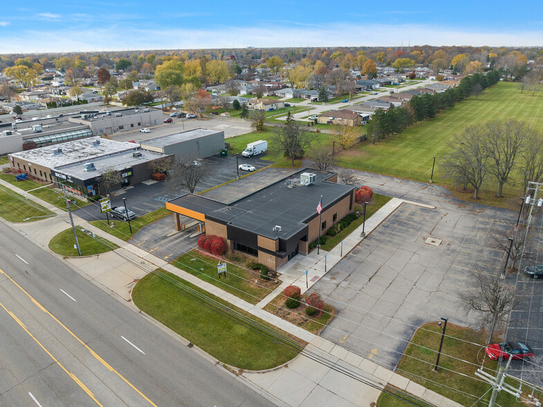 28455 Schoenherr Rd, Warren, MI for lease - Building Photo - Image 2 of 6