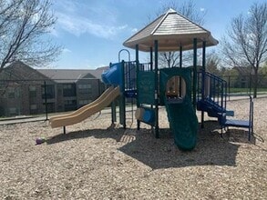 5225 N 158th Ave, Omaha, NE for sale Interior Photo- Image 2 of 6