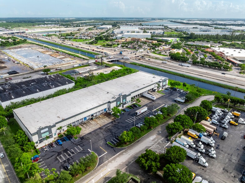 11205-11265 NW 131st St, Medley, FL for lease - Building Photo - Image 3 of 8