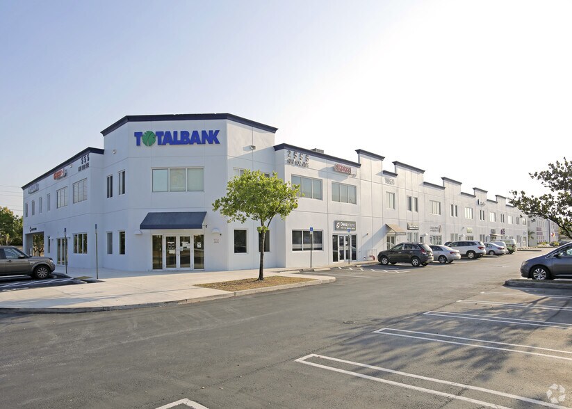 2555 NW 102nd Ave, Miami, FL for sale - Primary Photo - Image 1 of 1