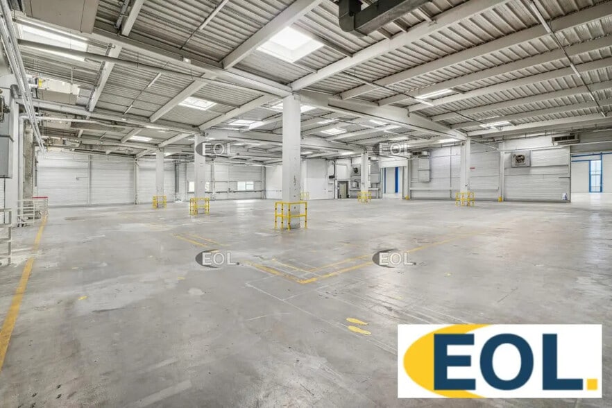 Industrial in Le Blanc-Mesnil for lease - Interior Photo - Image 3 of 8