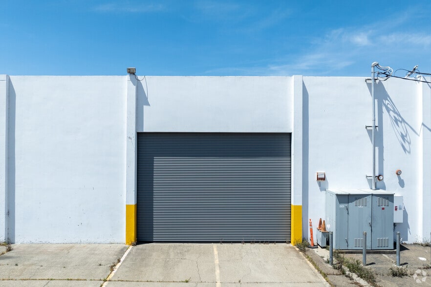 1025 98th Ave, Oakland, CA for sale - Building Photo - Image 3 of 8