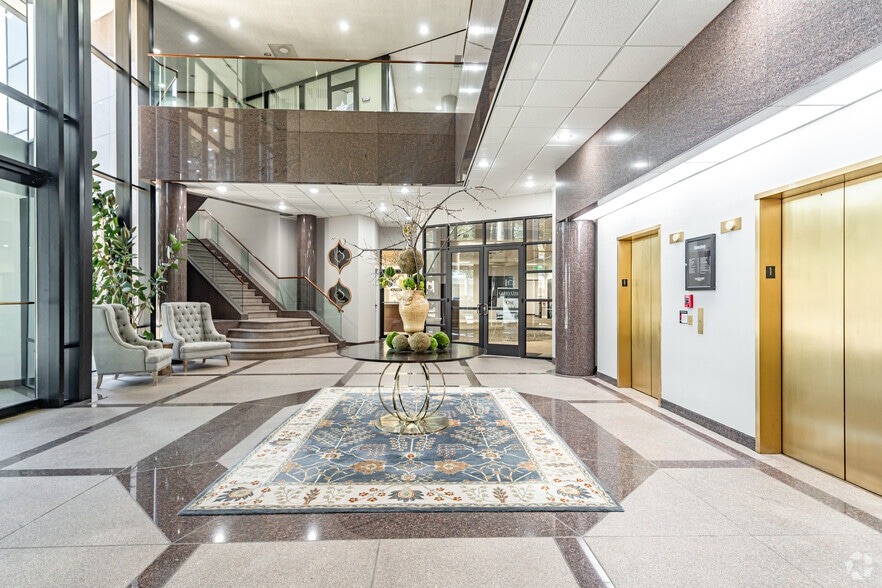 321 N Central Expy, McKinney, TX for lease - Lobby - Image 3 of 12