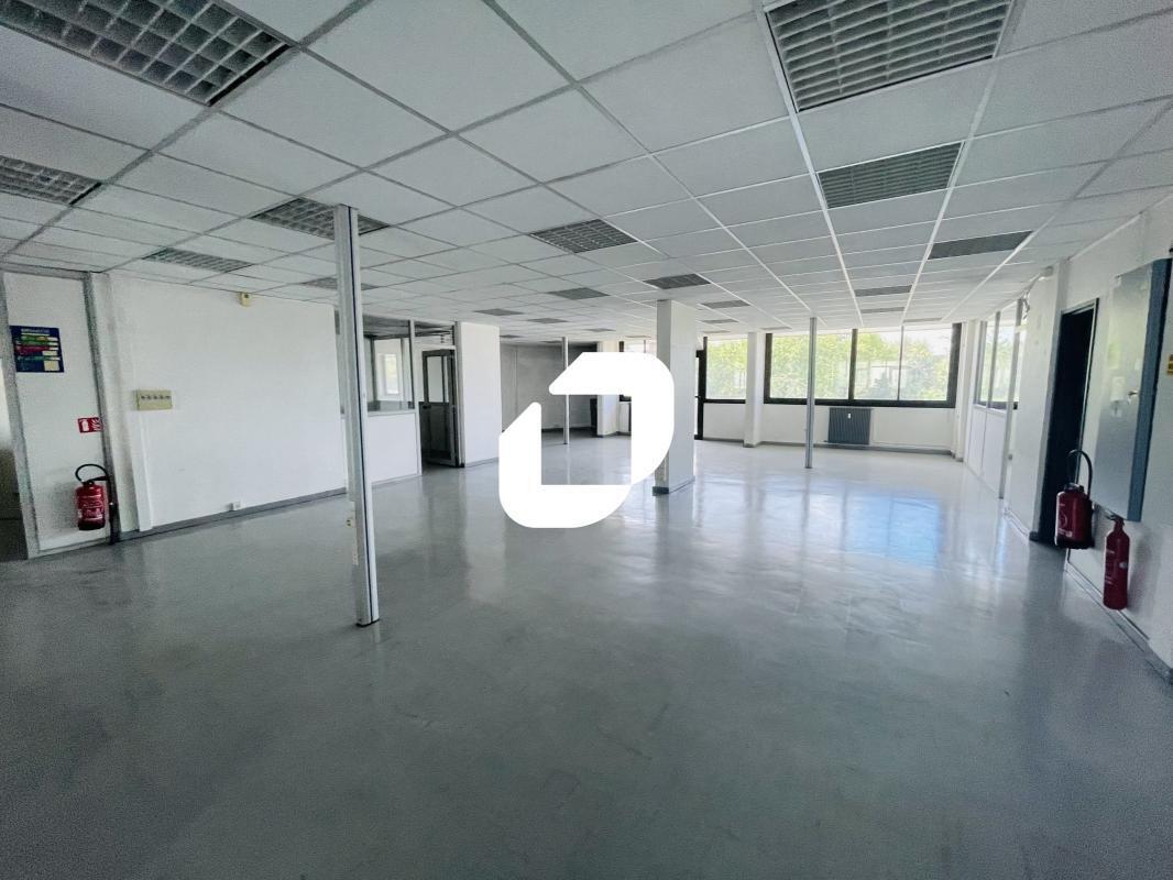 Office in Melun for sale Interior Photo- Image 1 of 4