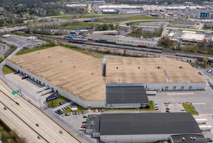 4406 Freight St, Camp Hill, PA for lease - Building Photo - Image 1 of 4