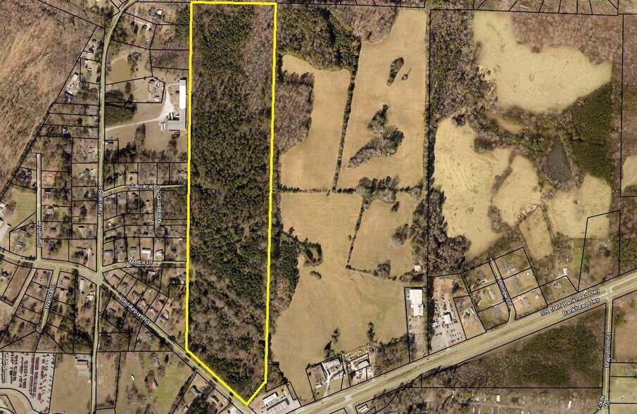 774 Old Airport Rd, Carrollton, GA 30116