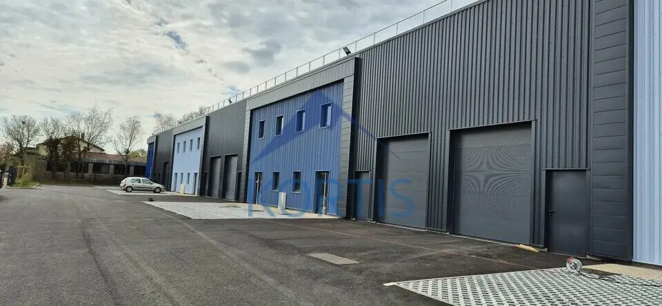 Flex in Saint-Rémy for lease Building Photo- Image 1 of 10