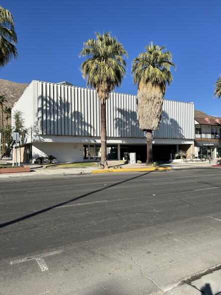 383 S Palm Canyon Dr, Palm Springs, CA for lease - Building Photo - Image 3 of 30