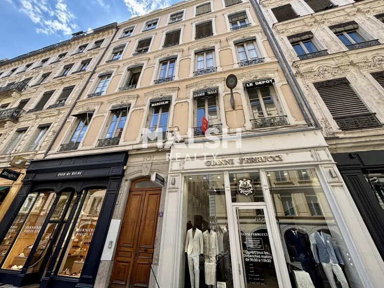 Office in Lyon for lease - Building Photo - Image 1 of 6
