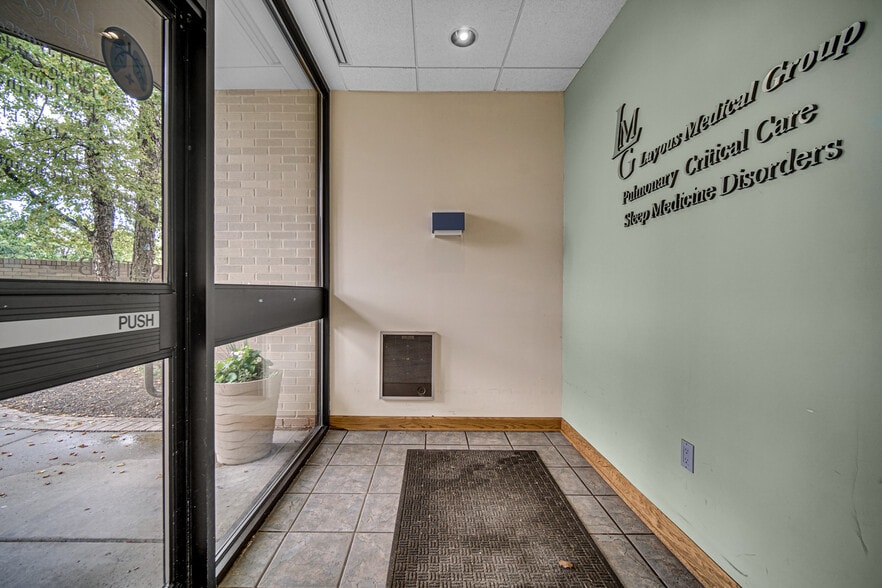 9711 Valparaiso Dr, Munster, IN for lease - Building Photo - Image 2 of 34