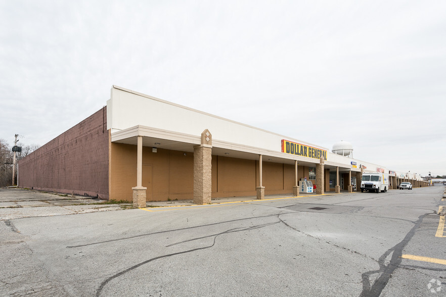 2828-2996 McCartney Rd, Youngstown, OH for lease - Building Photo - Image 1 of 3