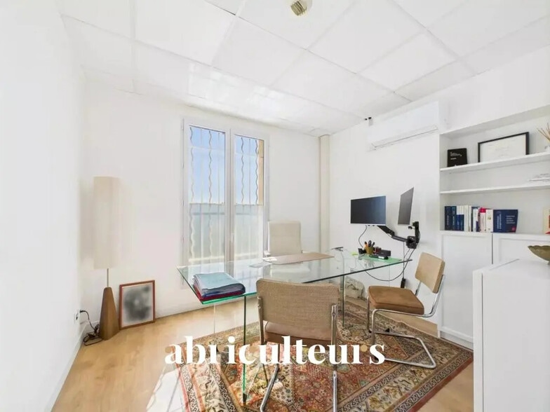 Retail in Marseille for sale - Building Photo - Image 2 of 14