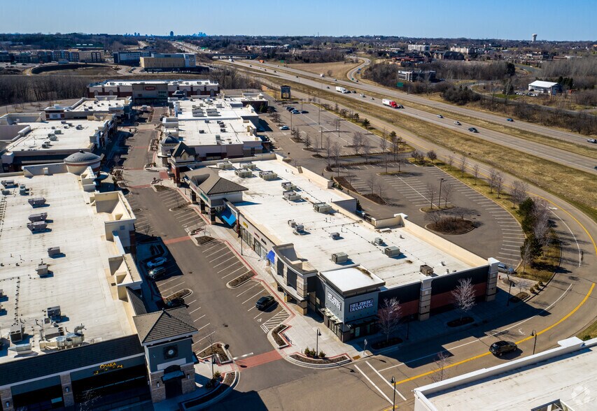 8960 Hudson Rd, Woodbury, MN 55125 Woodbury Lakes