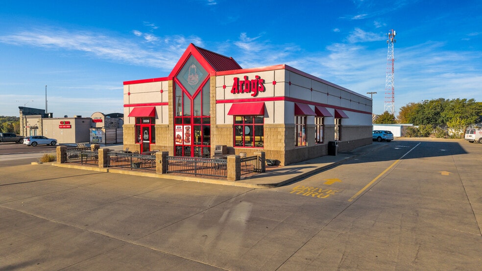 3509 S Minnesota Ave, Sioux Falls, SD for sale - Primary Photo - Image 1 of 6