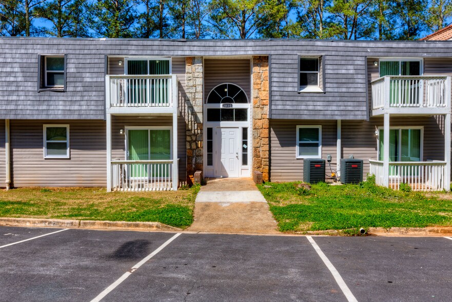 3000 Ember Dr, Decatur, GA for sale - Building Photo - Image 1 of 13