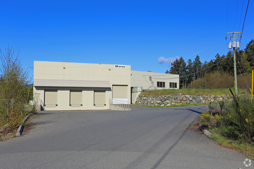 690 Ark Rd, Cowichan Valley, BC for lease - Primary Photo - Image 1 of 3