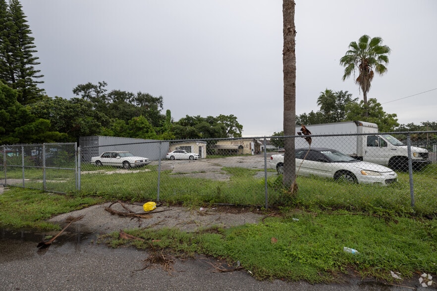 1116 W 1st St, Bradenton, FL for sale - Primary Photo - Image 1 of 4