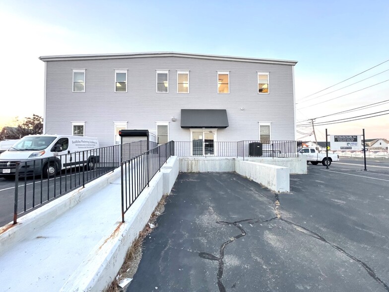 151 Mystic Ave, Medford, MA for lease - Building Photo - Image 2 of 4