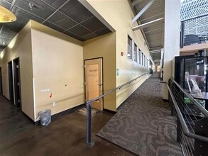 1395 Jordan St, North Liberty, IA for lease Interior Photo- Image 2 of 12