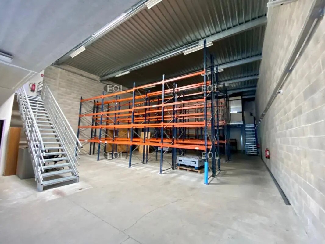 Flex in La Ciotat for lease Building Photo- Image 1 of 9