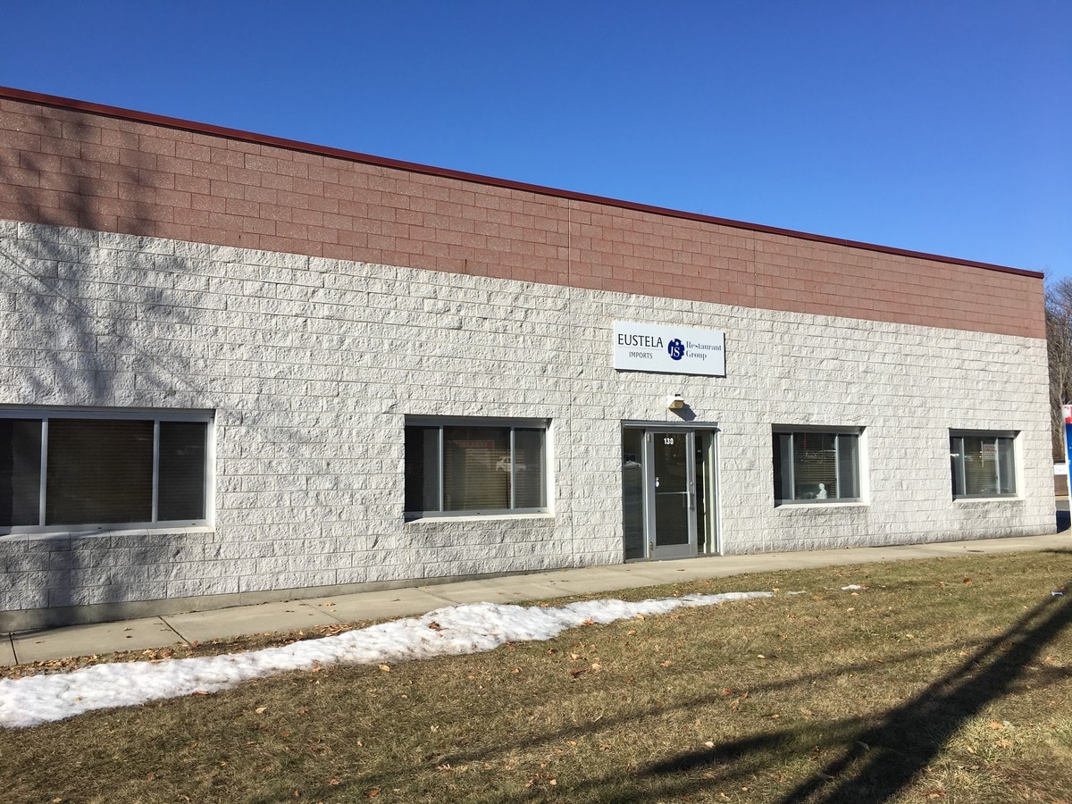 130 Old Gate Ln, Milford, CT 06460