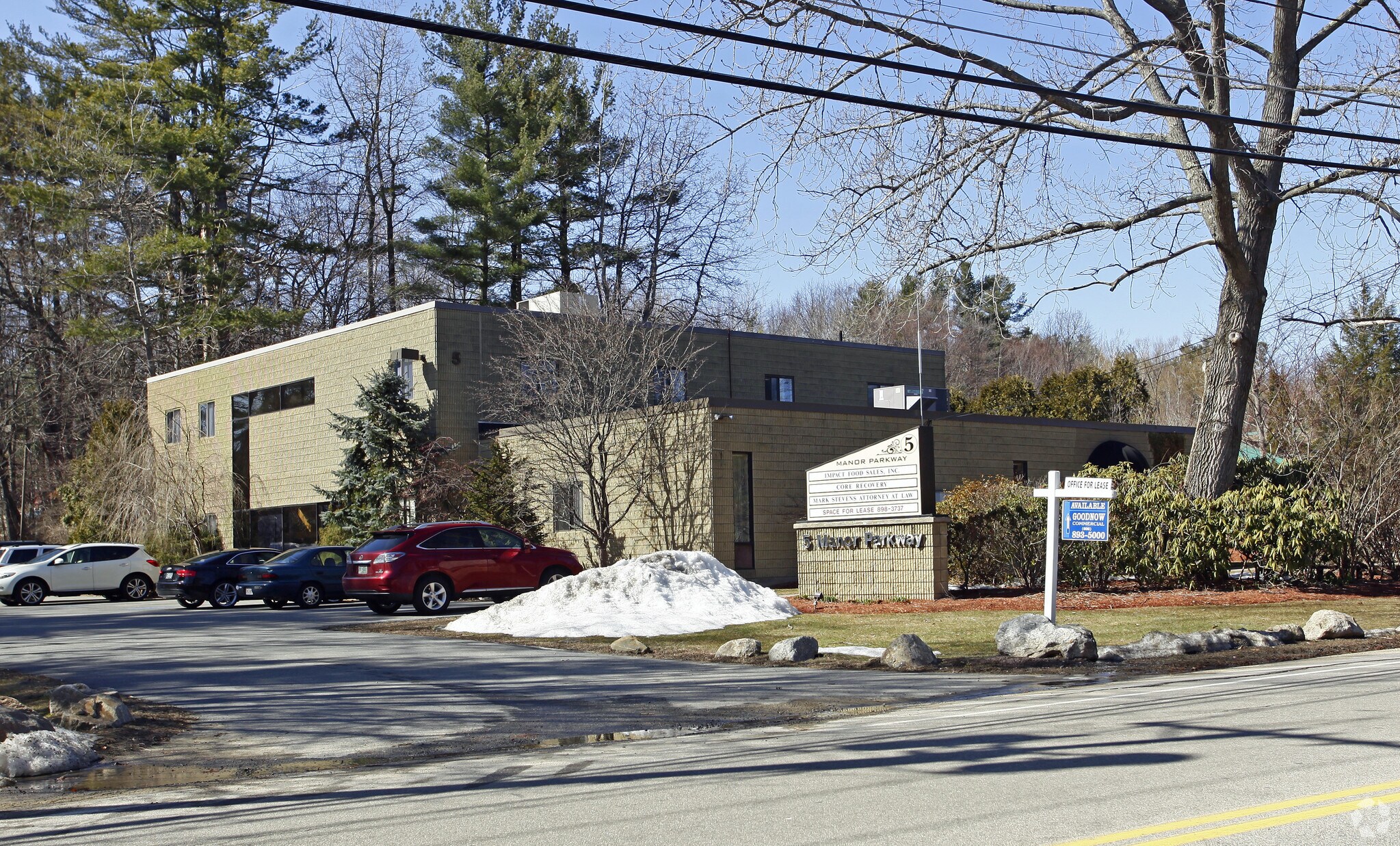 5 Manor Pky, Salem, NH 03079