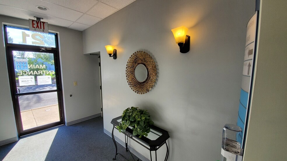 21 S Brown St, Lewistown, PA for lease - Interior Photo - Image 3 of 12