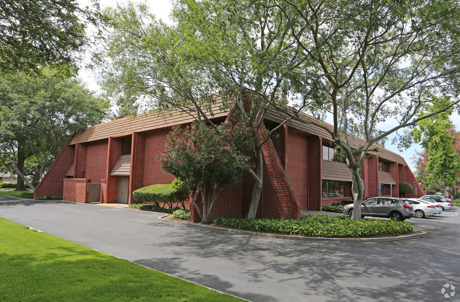 100 N Wiget Ln, Walnut Creek, CA for lease - Building Photo - Image 1 of 18