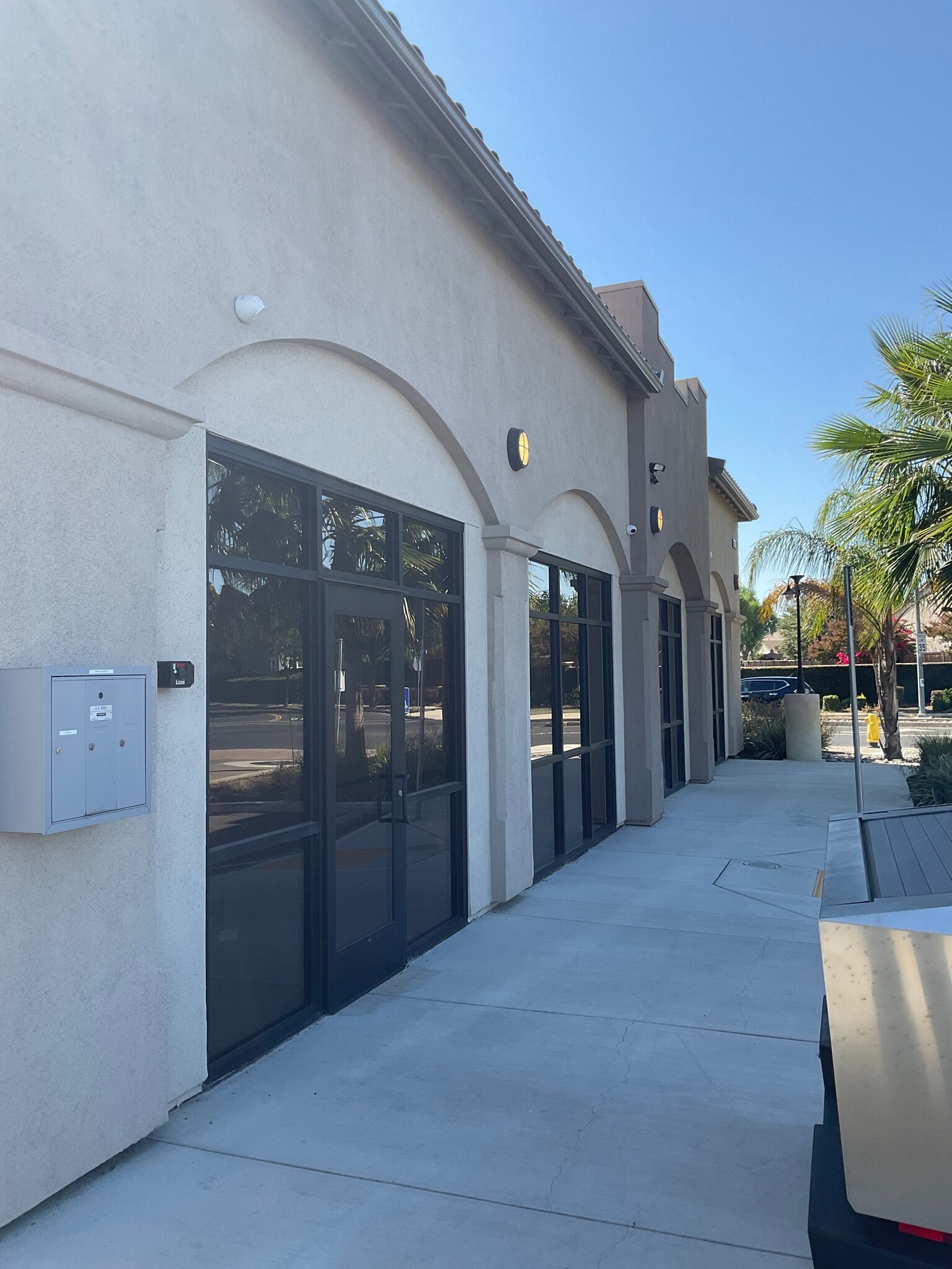 2380-2390 Fairview Ave, Brentwood, CA for lease Building Photo- Image 1 of 12