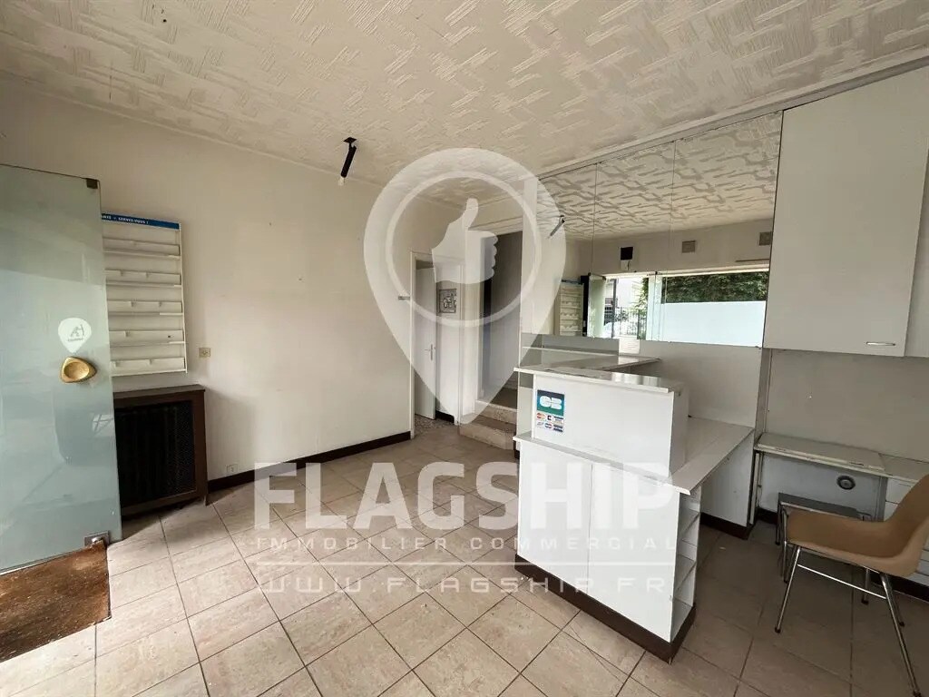 Retail in Meudon for sale Interior Photo- Image 1 of 9
