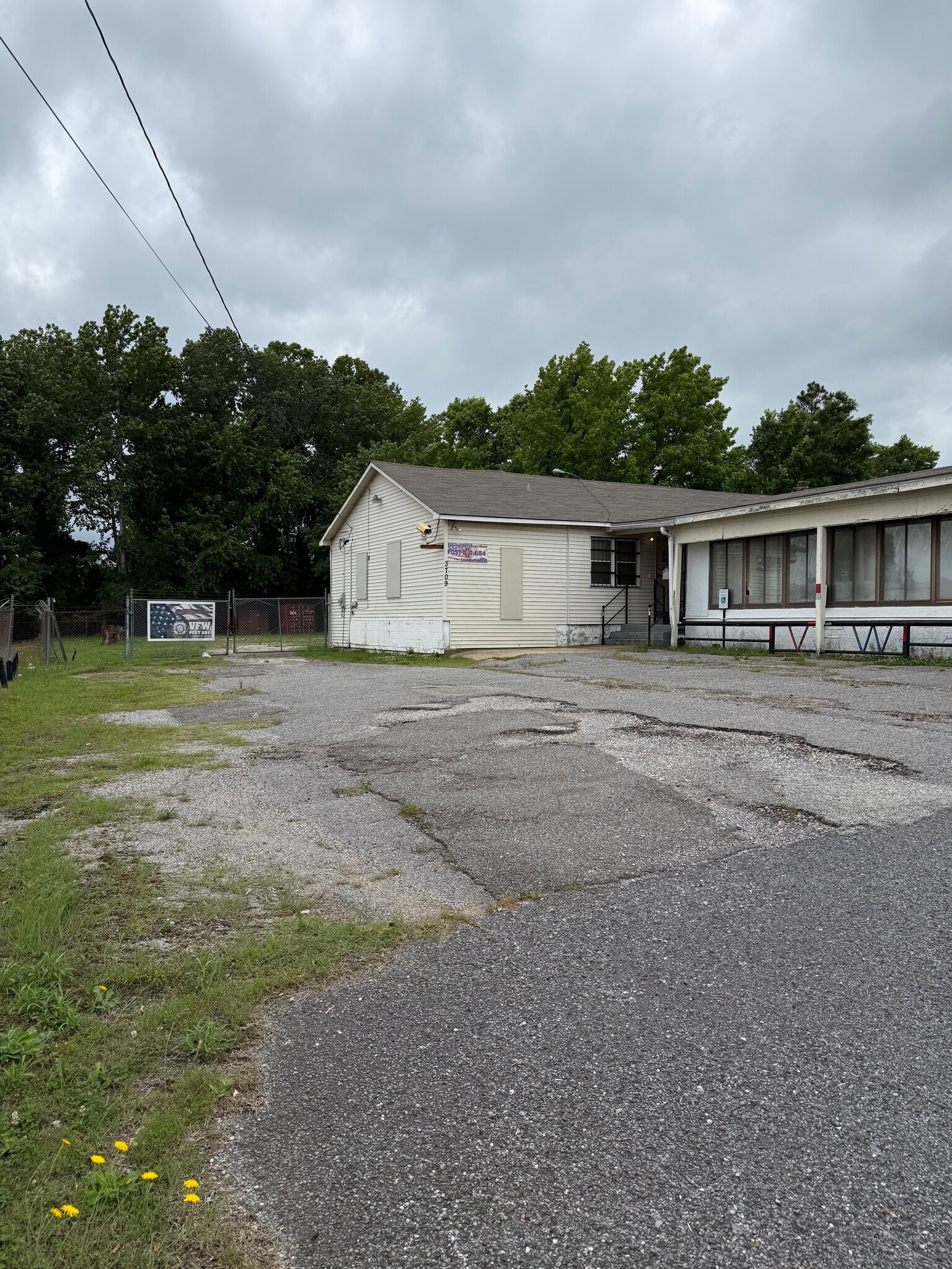 3709 E Raines Rd, Memphis, TN for sale Primary Photo- Image 1 of 9
