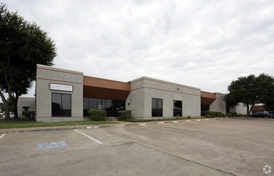 1110 Collins Blvd E, Richardson, TX for lease - Primary Photo - Image 1 of 20