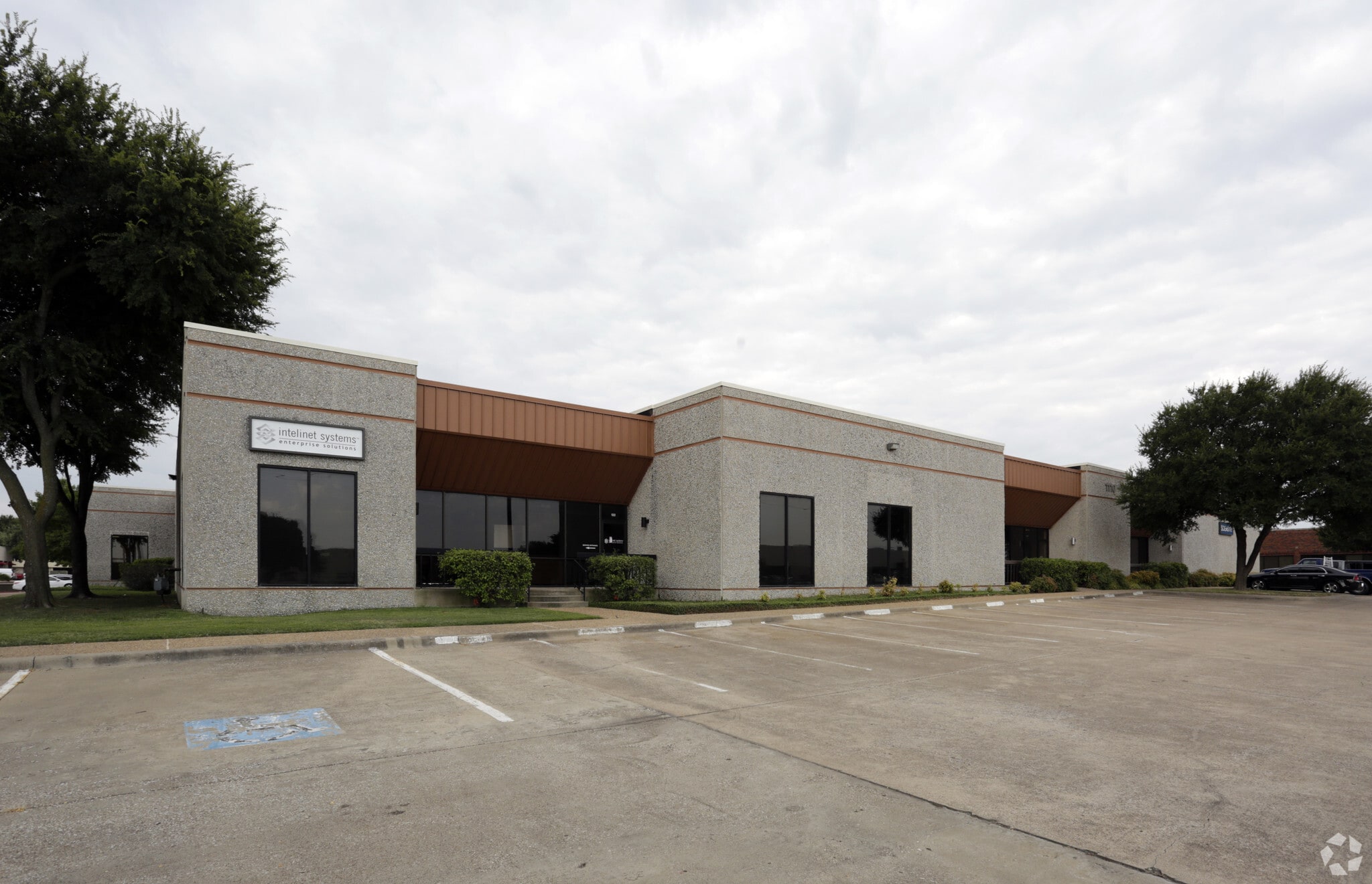 1110 Collins Blvd E, Richardson, TX for lease Primary Photo- Image 1 of 21