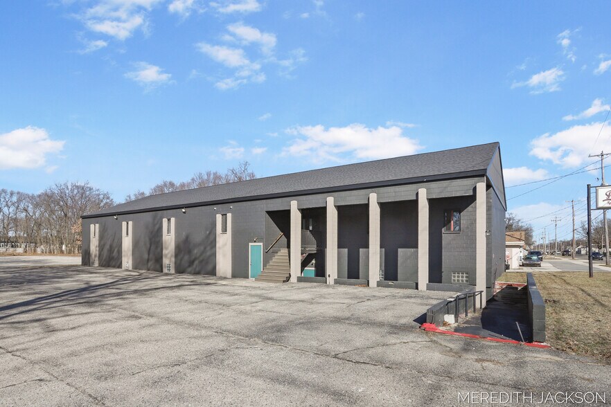 928 E Broadway Ave, Muskegon, MI for sale - Building Photo - Image 1 of 1