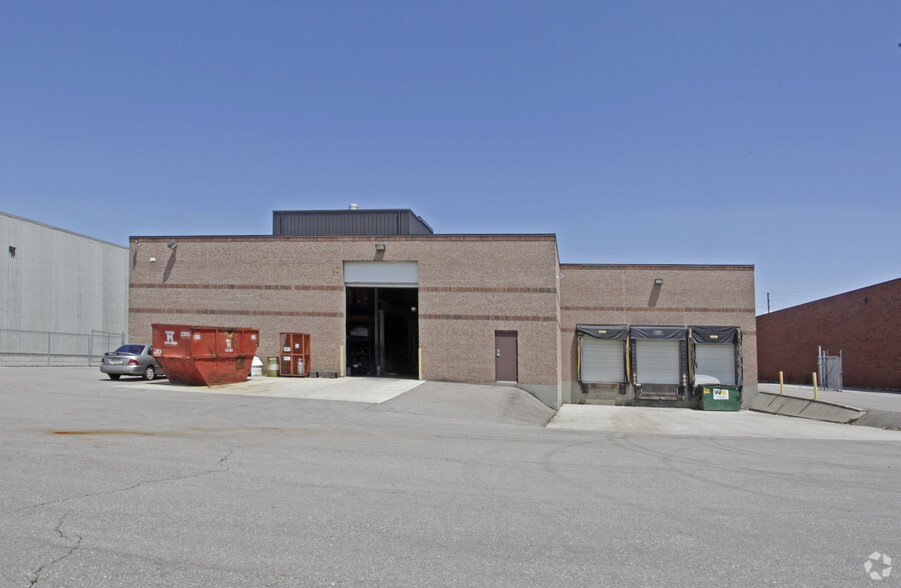 7825 Tranmere Dr, Mississauga, ON for lease - Building Photo - Image 2 of 2