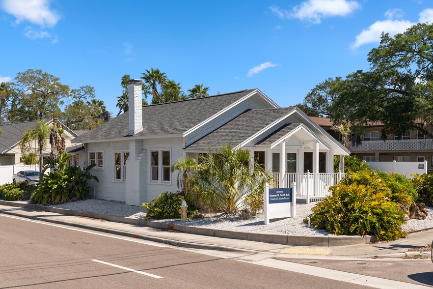 1215 S Myrtle Ave, Clearwater, FL for sale - Building Photo - Image 1 of 1