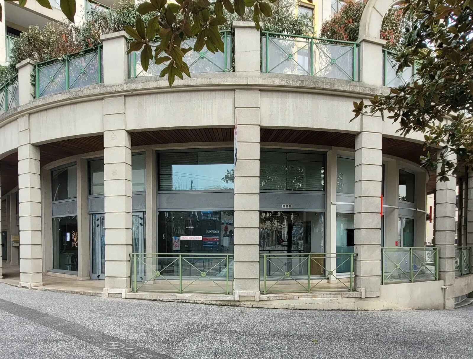 4 Rue Coste, Caluire-et-Cuire for lease Building Photo- Image 1 of 6