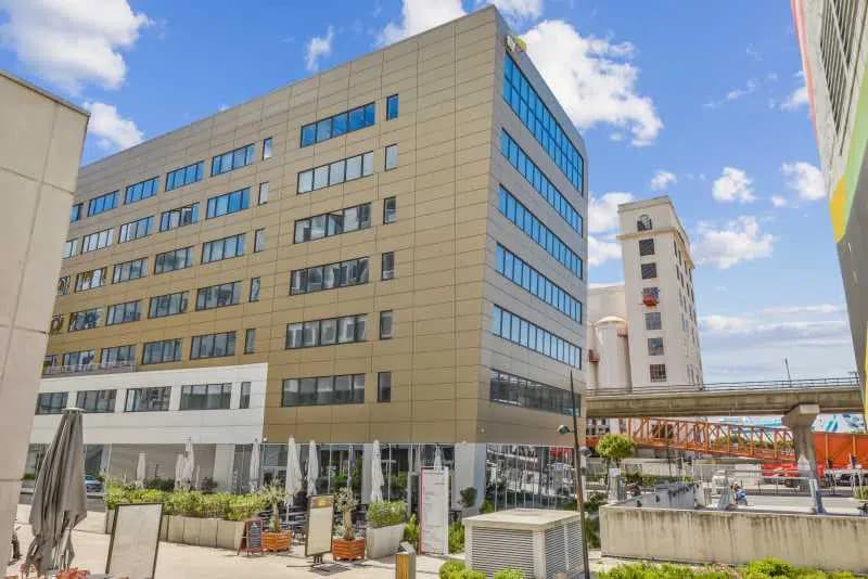 Office in Marseille for lease - Building Photo - Image 2 of 9