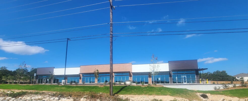 25211 US Hwy 281 N, San Antonio, TX for lease - Building Photo - Image 1 of 5