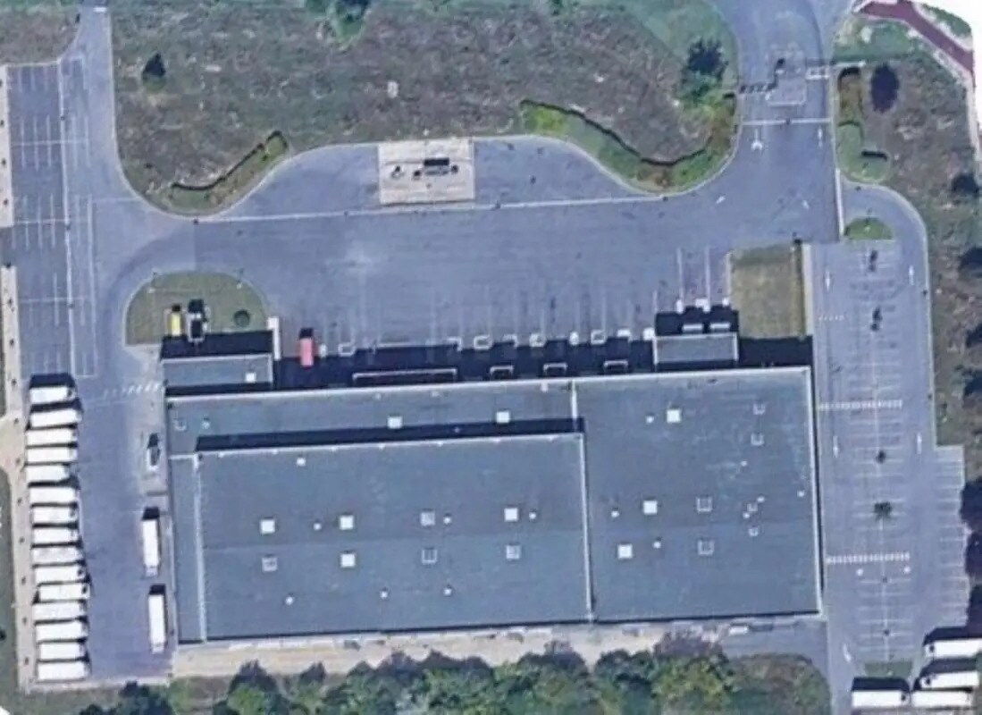 Industrial in SAINT-OUEN-L'AUMONE for lease Building Photo- Image 1 of 17